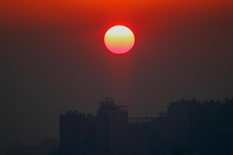Agencia Uno - Así lucía el cielo de Santiago el martes por el incendio forestal en San Pedro de Melipilla