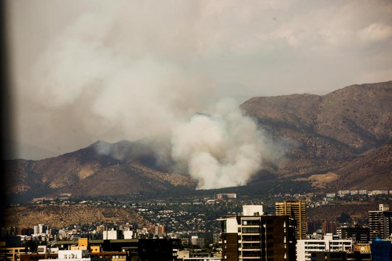 Agencia Uno - Humo en Santiago
