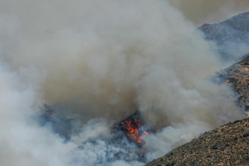 Agencia Uno - Alerta Roja en varias comunas: mira EN TIEMPO REAL el mapa de los incendios forestales activos en Chile