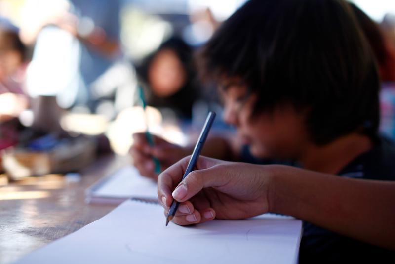 Agencia Uno - Alumno y textos escolares