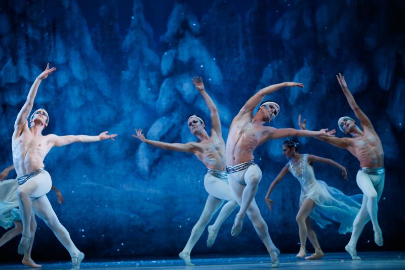 AGENCIA UNO - Ballet Cascanueces suma experiencia inmersiva de Kérastase