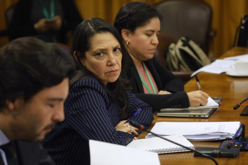 Aton- Ministra Macarena Lobos