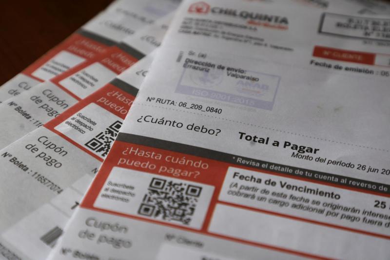 Aton - Publican en el Diario Oficial resolución para devolver cobros en exceso en cuentas de la luz tras error de Transelec