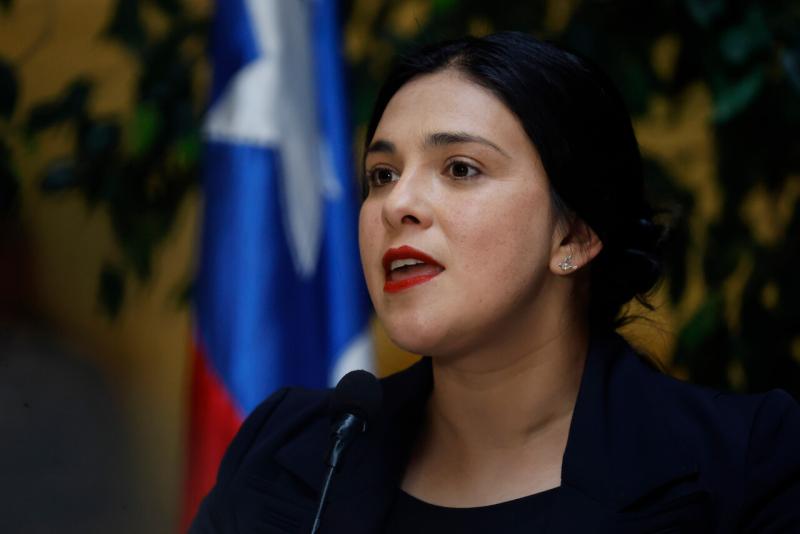 Aton - Senadora electa, Karol Cariola