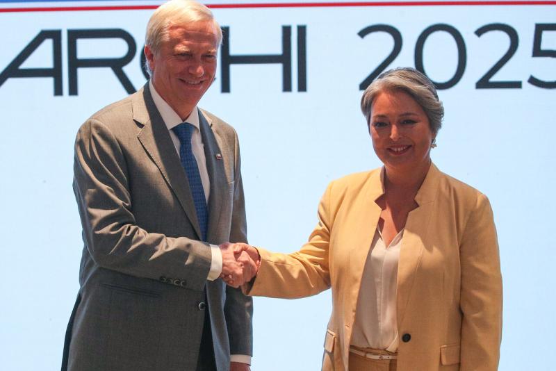 Aton - Candidatos presidenciales en el debate de Archi