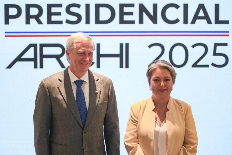 Aton- José Antonio Kast y Jeannette Jara en debate de la Archi