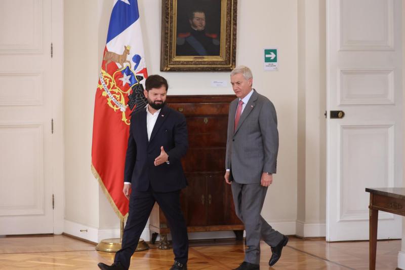 Aton- Presidente Boric recibió a Kast en La Moneda