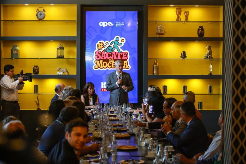 Aton- El Presidente electo José Antonio Kast desayunó con vecinos de San Miguel