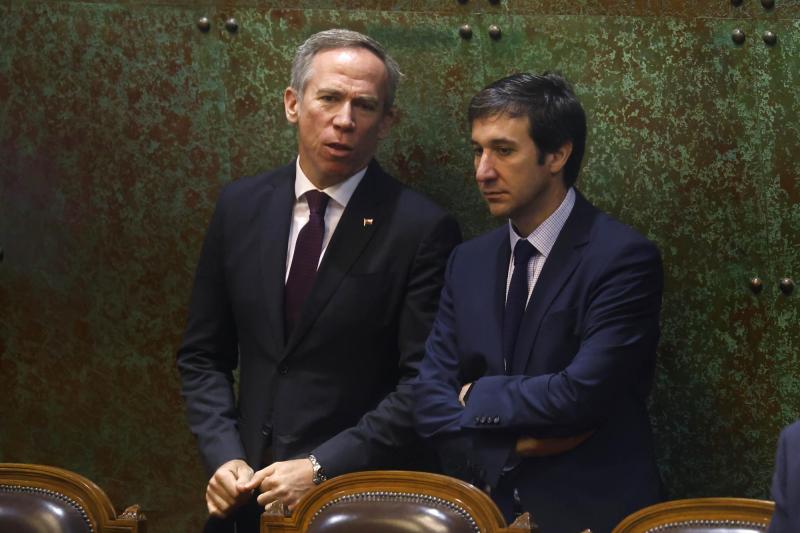 Aton- Diputados acusaron "amarre" de "operadores políticos"