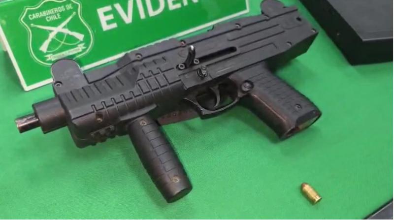 Mujer es detenida tras disparar contra delincuentes que irrumpieron en su casa: usó un arma de fogueo modificada para disparar