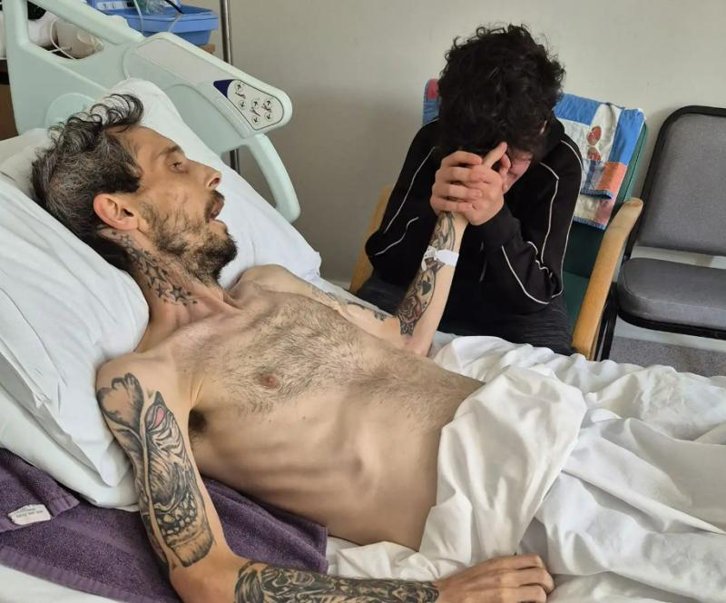 Creyó que era dolor de espalda pero el diagnóstico fue devastador y murió 2 meses después - Gofoundme Steve Burrows