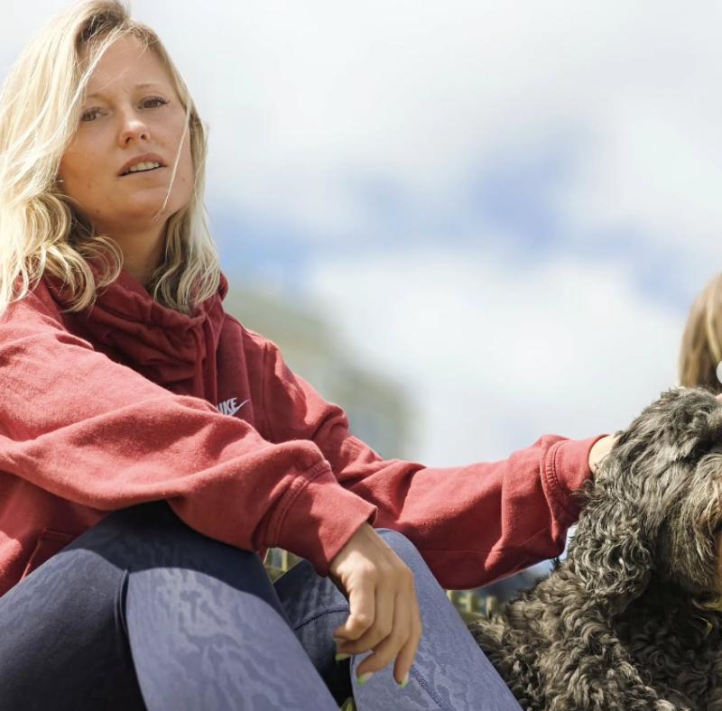 T13 - “Dedico esta Navidad a Victoria Bond”: Sobreviviente de tragedia en Torres del Paine publica emotivo relato en honor a turista fallecida | Captura de RRSS