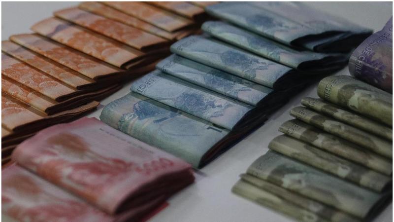 Agencia UNO - Publican informe con sueldos de autoridades y sus asesores: revisa desde el Presidente a gobernadores regionales