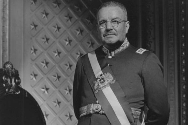 Memoria Chilena - El expresidente Carlos Ibáñez del Campo fue el último en vivir en La Moneda