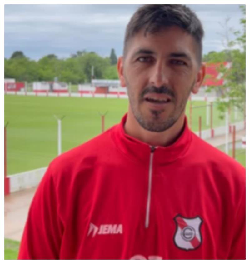 Conmoción por fallecimiento de joven DT en Argentina - Instagram (@santii_fredes)