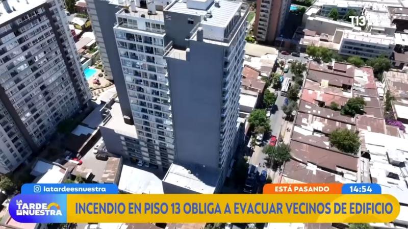 La Tarde es Nuestra - Evacúan edificio de Independencia por incendio en piso 13