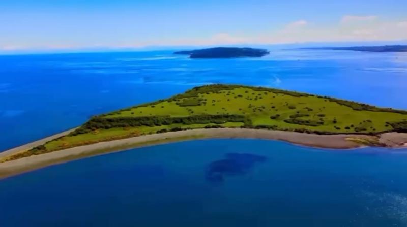 Instagram/volcanesdelsur.propiedades - Isla Imelev