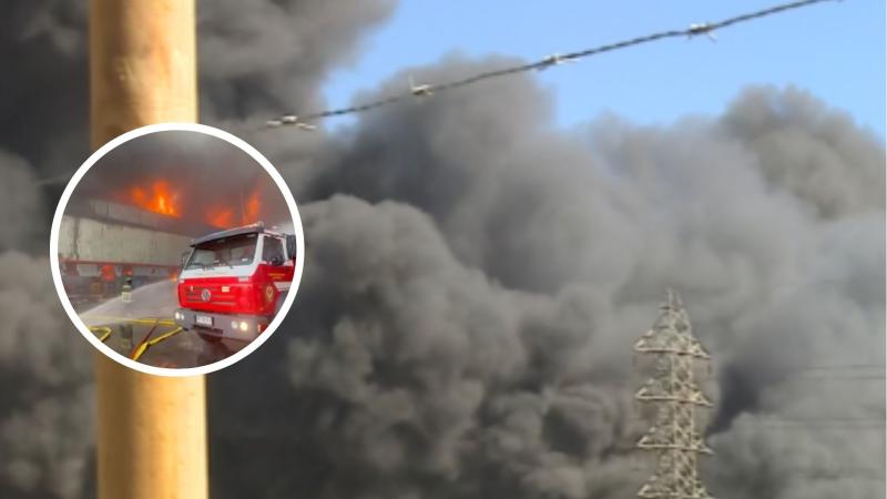 T13 - Incendio afecta a bodegas en San Bernardo y genera gran columna de humo