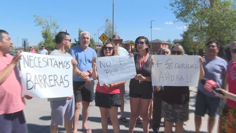 Vecinos de Buin protestan por robos en el sector - T13