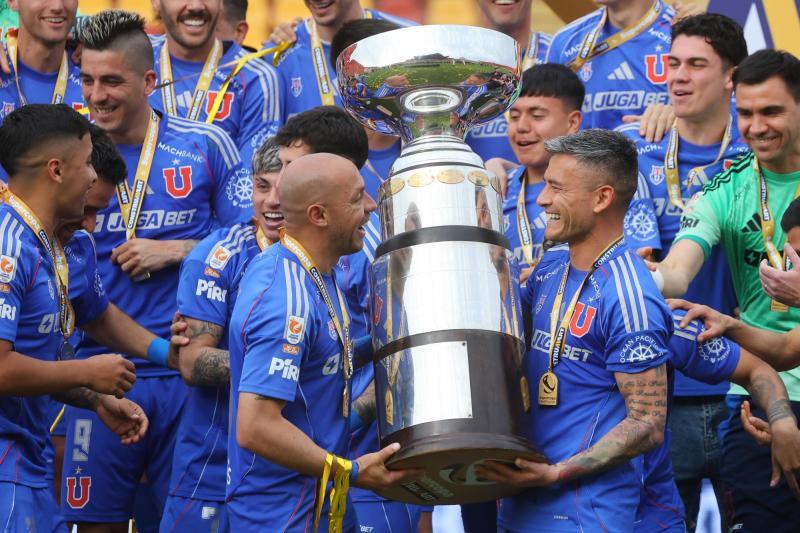 Charles Aránguiz - Universidad de Chile - Photosport