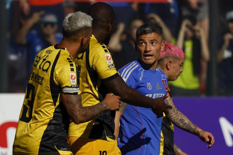 Charles Aránguiz - Photosport