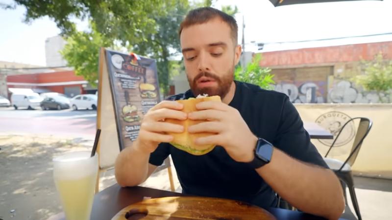 La reacción de Ibai Llanos al probar la comida típica chilena- Captura YouTube