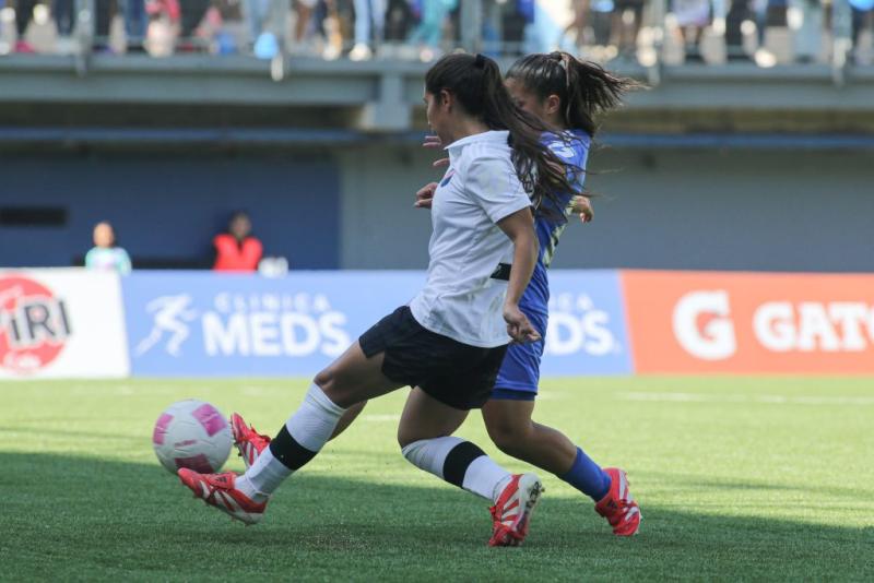 Jorge Díaz/Campeonato Chileno - Colo-Colo y Universidad de Chile disputan la final femenina