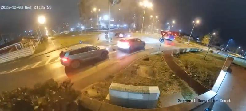 Auto "voló" en Rumania - X (@/faustocoppi60)