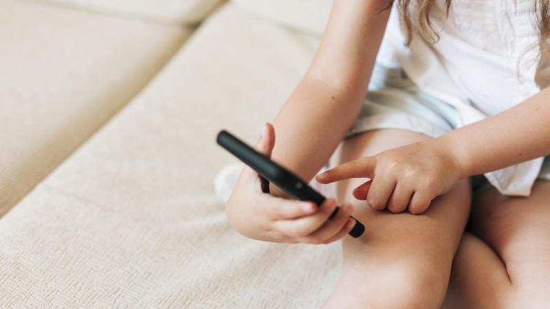 Freepik - Aumento de uso de pantalla incrementa ansiedad
