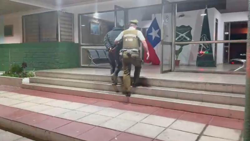 Detienen a conductor que se fugó tras volcar en Quilpué: Dejó 25 lesionados