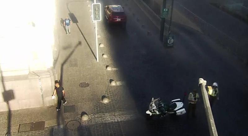 'X' @TTISantiago - Incendio en pleno centro de Santiago