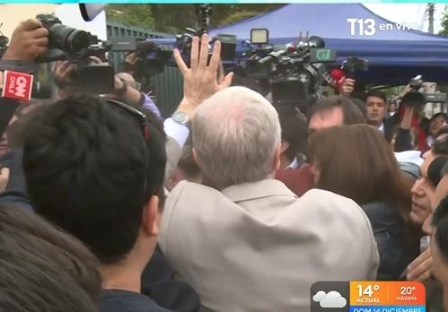 T13 - Caótica llegada en votación de Kast