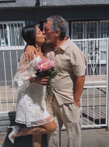 Mario Salas se casa con Nathalie Pizarro, su pareja 18 años menor - Captura stories Instagram: @natalycamus