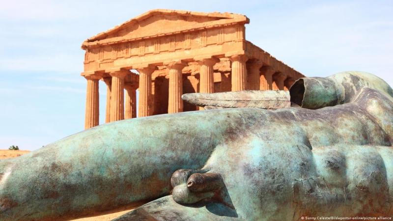 DW - El tamaño del pene sí importa: nuevo estudio explica por qué: El estudio reveló que ciertos rasgos físicos funcionan como señales tanto de atractivo como de intimidación entre machos