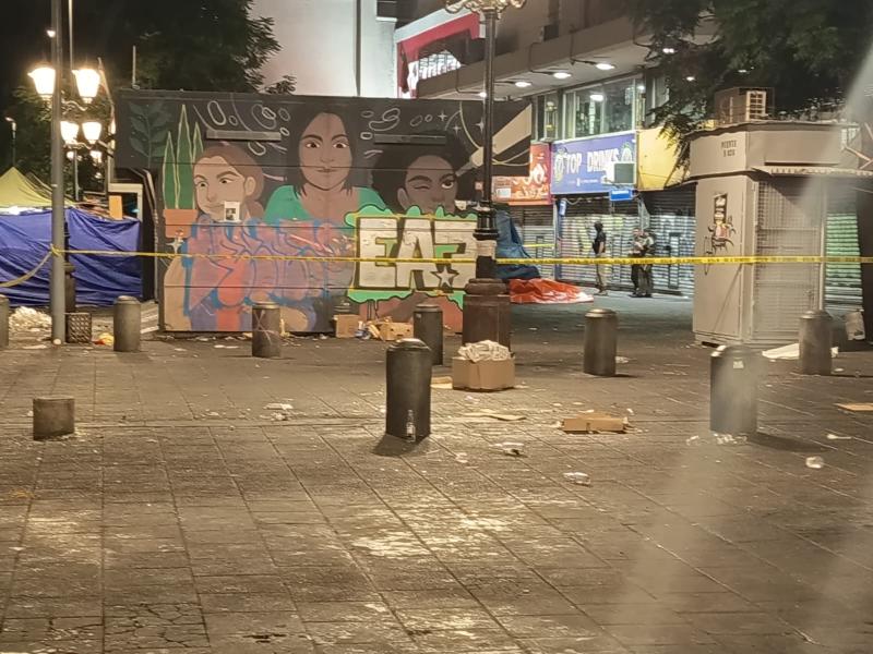 Homicidio en pleno Santiago Centro: hombre es hallado muerto con un disparo en la cabeza