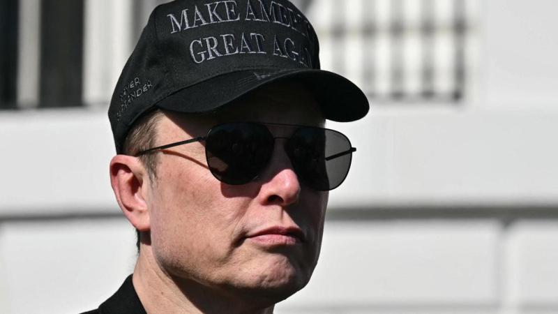 Grok bajo la lupa: acusan al chatbot de Elon Musk de generar imágenes sexualizadas de mujeres y niñas - AFP