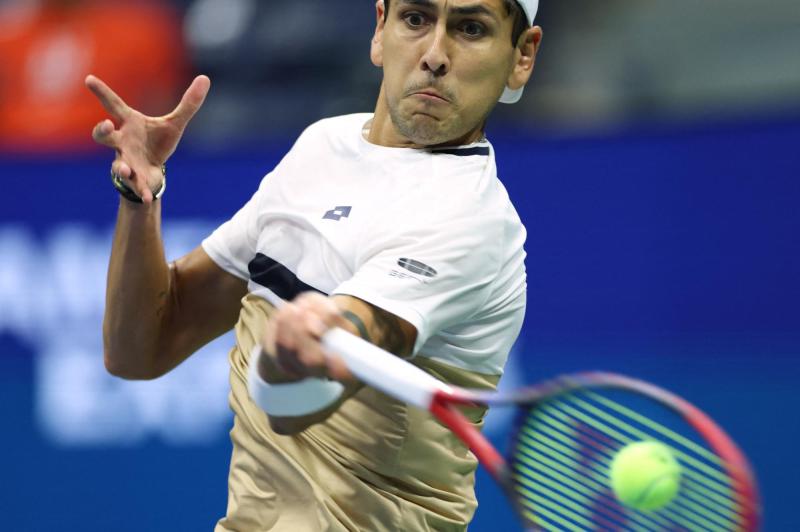 AFP - Alejandro Tabilo no logra superar la primera ronda del Australian Open