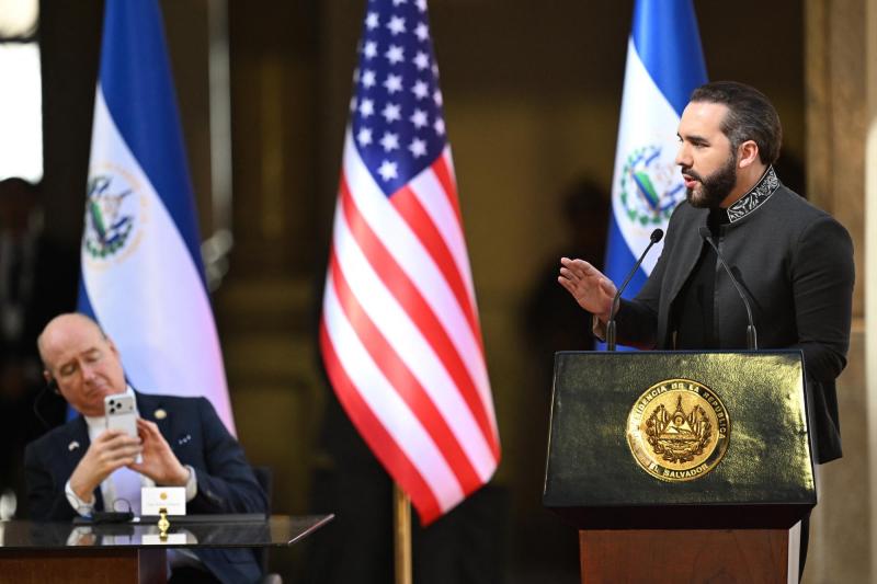 AFP- Encuesta revela que mayoría de El Salvador cree que la economía empeoró