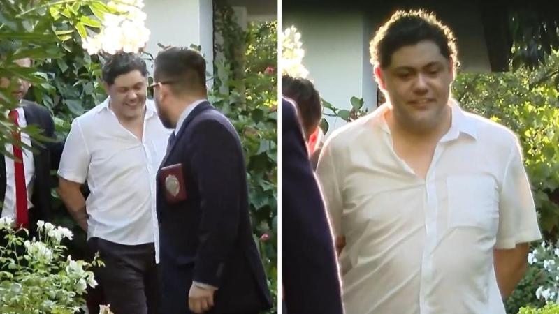 Teletrece - Momento de la detención de Alberto Larraín