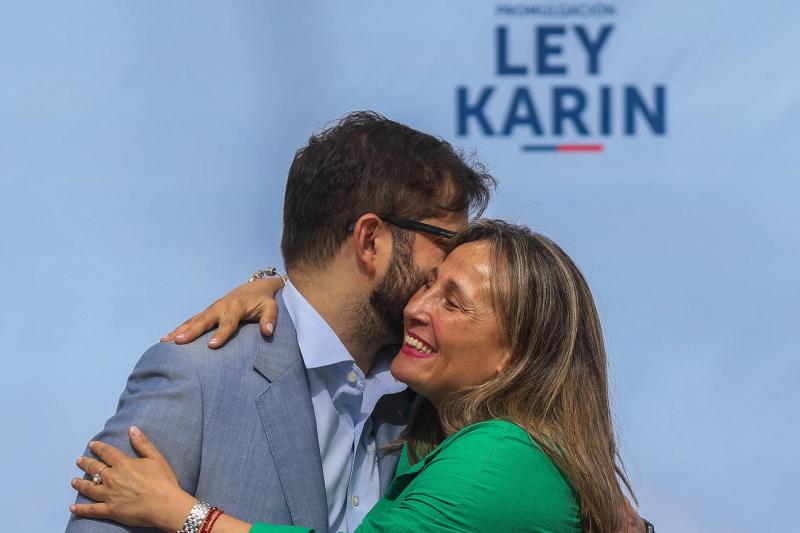 Agencia Uno - Presidente Boric y Claudia Salgado, hermana de Karin Salgado