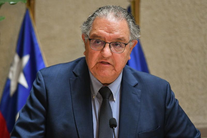 Agencia UNO - Francisco Huenchumilla renuncia a la presidencia de la DC y apunta a un liderazgo de una "nueva generación"