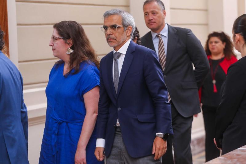 Agencia Uno - Ministro de Seguridad Pública, Luis Cordero