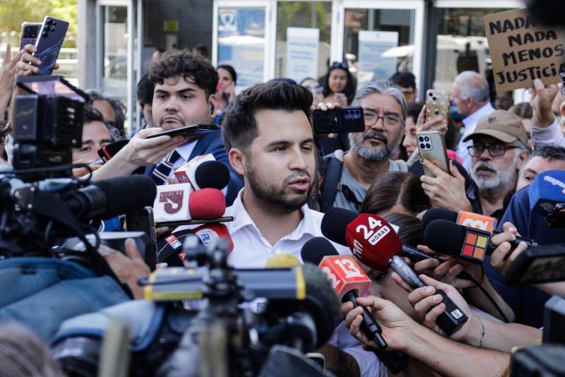 Agencia Uno - Gustavo Gatica a la salida del Centro de Justicia