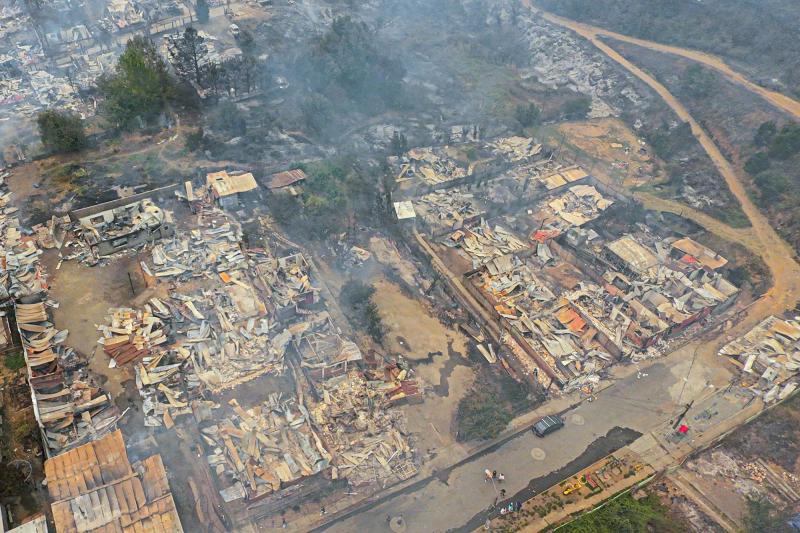Agencia Uno - Incendio forestal en Penco