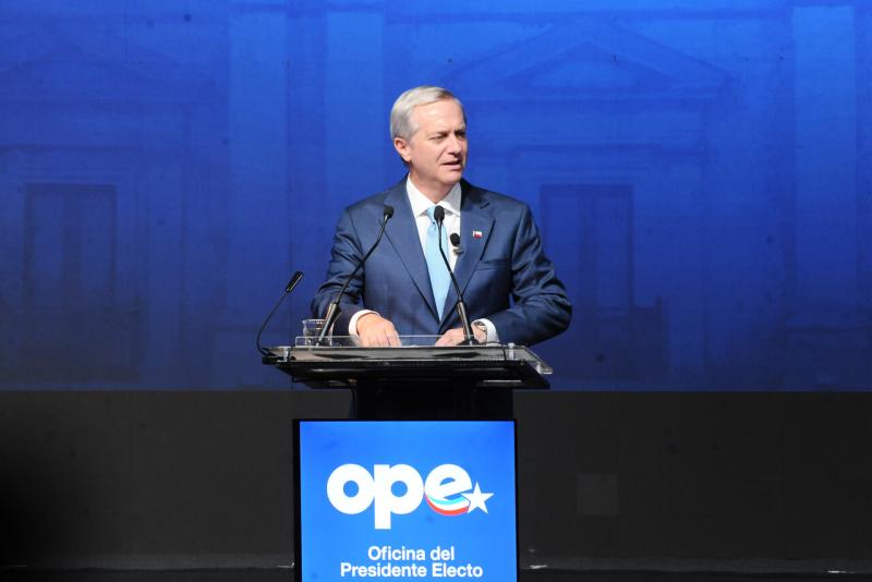 Agencia UNO - Gabinete de Kast entrega sus preferencias 