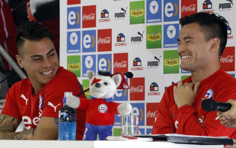 Eduardo Vargas y Charles Aránguiz - Agencia UNO