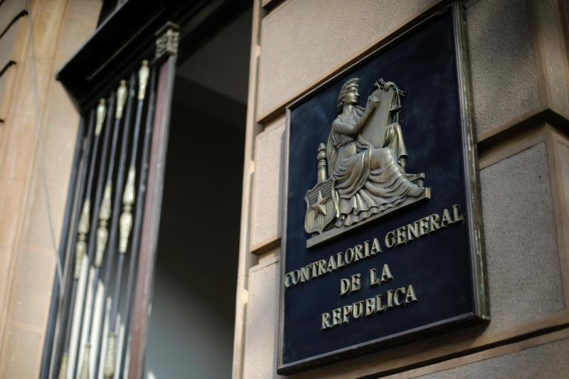 Funcionario de La Reina realizaba dos labores - Aton