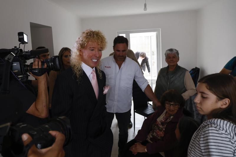 Aton (referencial) - Farkas sorprende con ayuda directa a familias damnificadas