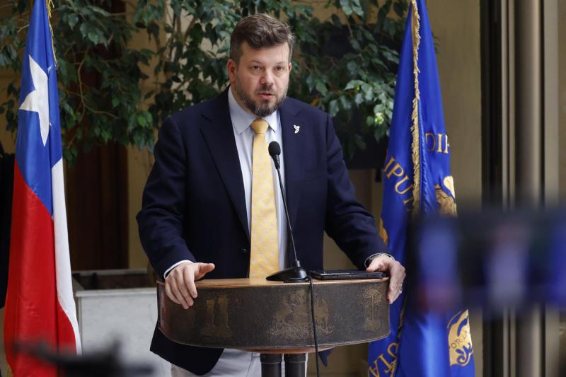 Aton- Voces de Chile Vamos se mostraron en desacuerdo con la decisión del partido de Kaiser