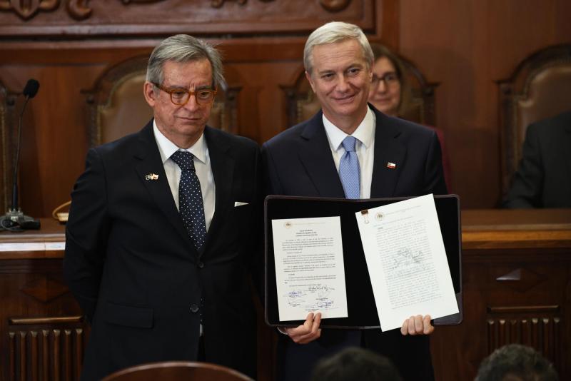 Aton- PC no acudió a proclamación de Kast